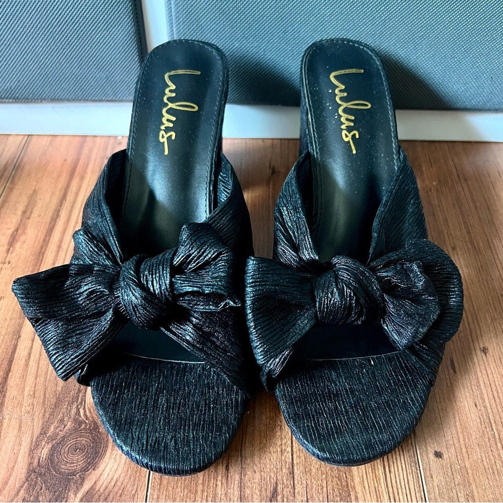 Lulu's Elegant Black Bow Mules